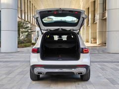 Mercedes-Benz GLB 200 Fashion Version - ფოტო 13