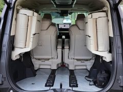 Lexus LM 500h Edition - ფოტო 9