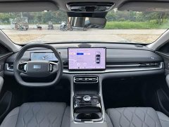 Geely A7 EM-i 150km Deluxe Edition - ფოტო 10