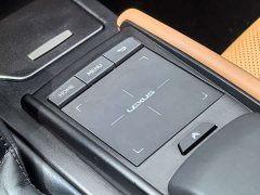 Lexus ES 300h Edition - ფოტო 18
