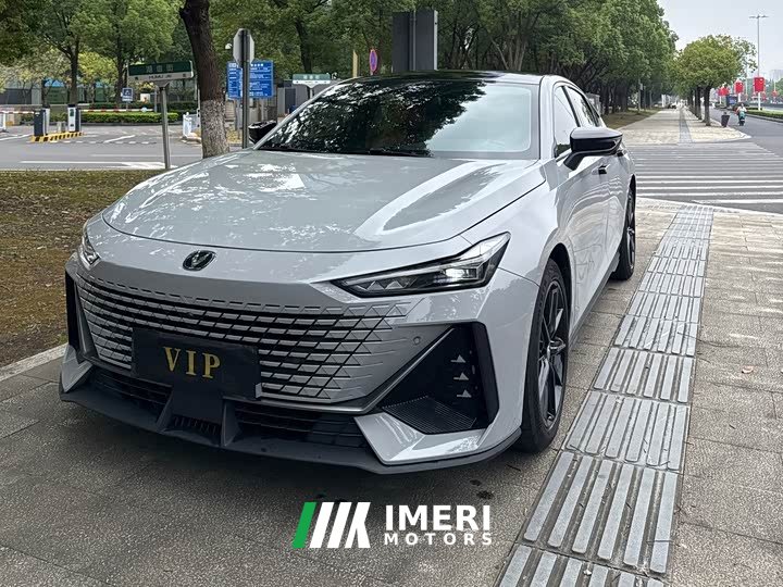 Changan UNI-V 1.5T Premium Version - ავტომობილი ჩინეთიდან