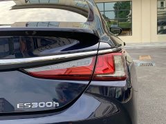 Lexus ES 300h Edition - ფოტო 11