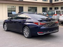 Lexus ES 300h Edition - ფოტო 4