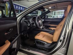 Lexus UX 260h Edition - ფოტო 6