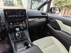 Lexus LM 300h Edition - ფოტო 11