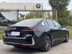 BMW i5 eDrive 35L Deluxe Version Luxury - ფოტო 3