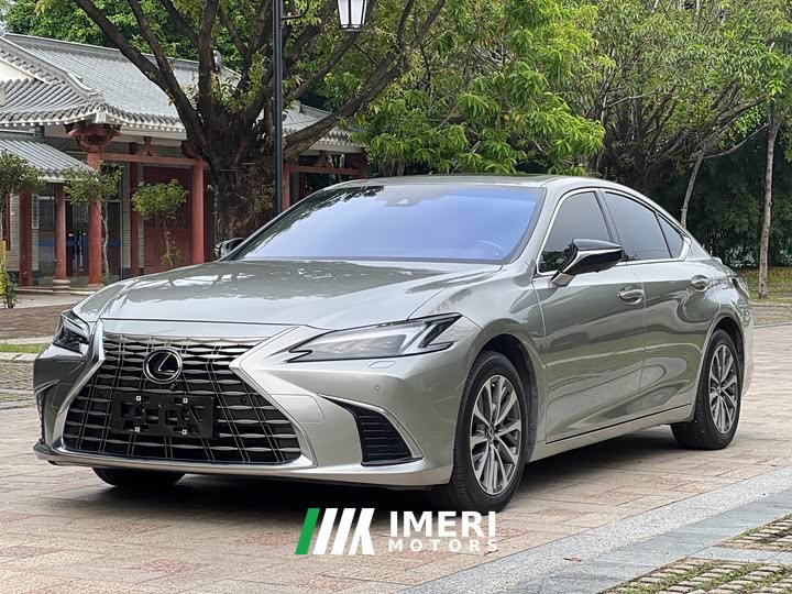 Lexus ES 300h Edition - ავტომობილი ჩინეთიდან