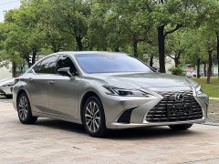 Lexus ES 300h Edition - ფოტო 5