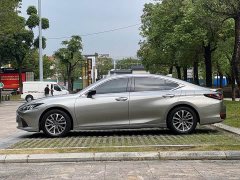 Lexus ES 300h Edition - ფოტო 7
