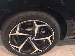 Volkswagen 380TSI Edition - ფოტო 16