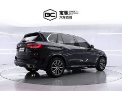 BMW X5 xDrive 30Li Deluxe VersionM - ფოტო 2