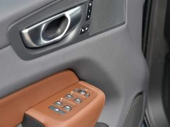 Volvo XC60 B5 AWDLuxury Edition - ფოტო 15