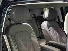Volkswagen 380TSI Flagship Edition - ფოტო 18