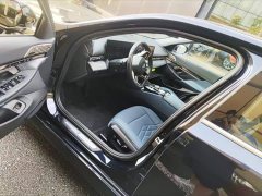 BMW 5 530Li Deluxe Version M - ფოტო 7