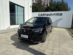 Li Auto 2.0L e:HEV Luxury Edition - ფოტო 1