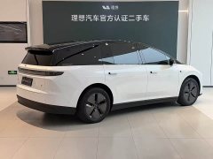 Li Auto i8 Edition - ფოტო 6