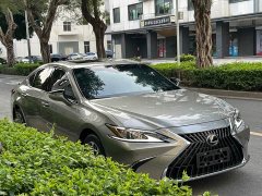 Lexus ES 300h Edition - ფოტო 1