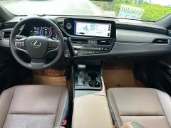 Lexus ES 300h Edition - ფოტო 7