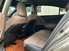 Lexus ES 300h Edition - ფოტო 8
