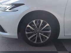 Lexus ES 200 Edition - ფოტო 7