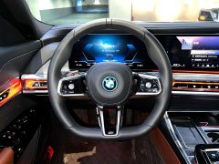 BMW i7 eDrive50L DeluxeM - ფოტო 11