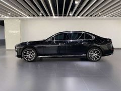 BMW i7 eDrive50L DeluxeM - ფოტო 4