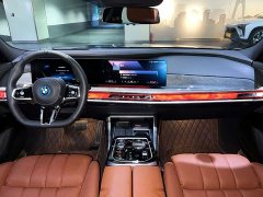 BMW i7 eDrive50L DeluxeM - ფოტო 7
