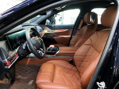 BMW i7 eDrive50L DeluxeM - ფოტო 9