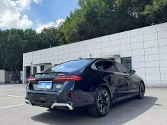 BMW 5 530Li Deluxe Version M - ფოტო 4