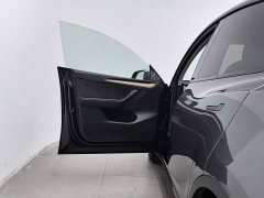 Tesla Model Y Standard Range Edition - ფოტო 8