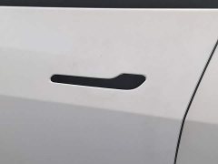 Tesla Model Y Standard Range Edition - ფოტო 18