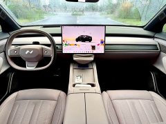 BMW L60 60kWh Edition - ფოტო 13