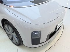 Li Auto i8 Edition - ფოტო 14