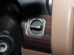 Ford LC71 2.8T Edition - ფოტო 15