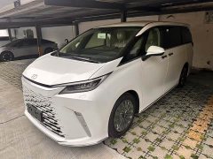 Lexus LM 500h Edition - ფოტო 8
