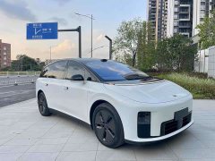 Li Auto i8 Edition - ფოტო 2