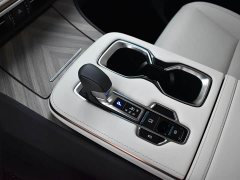 Lexus LM 500h Edition - ფოტო 14
