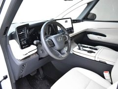 Lexus LM 500h Edition - ფოტო 8