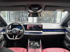 BMW 5 530Li Deluxe Version M - ფოტო 2