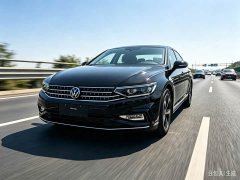 Volkswagen Magotan 200Anniversary Edition 330TSI DSGLuxury Version - ფოტო 1