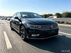 Volkswagen Magotan 200Anniversary Edition 330TSI DSGLuxury Version - ფოტო 3