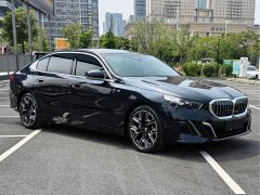 BMW 5 530Li Deluxe Version M - ფოტო 3