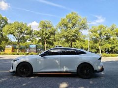 Changan UNI-V 1.5T Premium Version - ფოტო 4