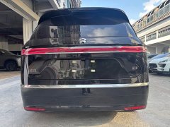 Nio ES9 102kWh Luxury Edition - ფოტო 13
