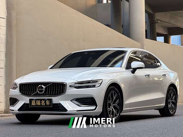 Volvo S60 B4 Luxury Edition - ავტომობილი ჩინეთიდან