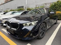 BMW 5 530Li Version M - ფოტო 1