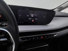 Buick GL8 Deluxe Edition - ფოტო 12