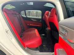 Land Rover XEL 2.0T 250PS R-DYNAMIC S Edition - ფოტო 12