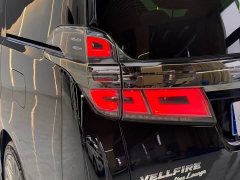 Toyota 2.5L HVPremium Edition - ფოტო 11