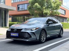Toyota 2.5L Luxury Edition V - ფოტო 1